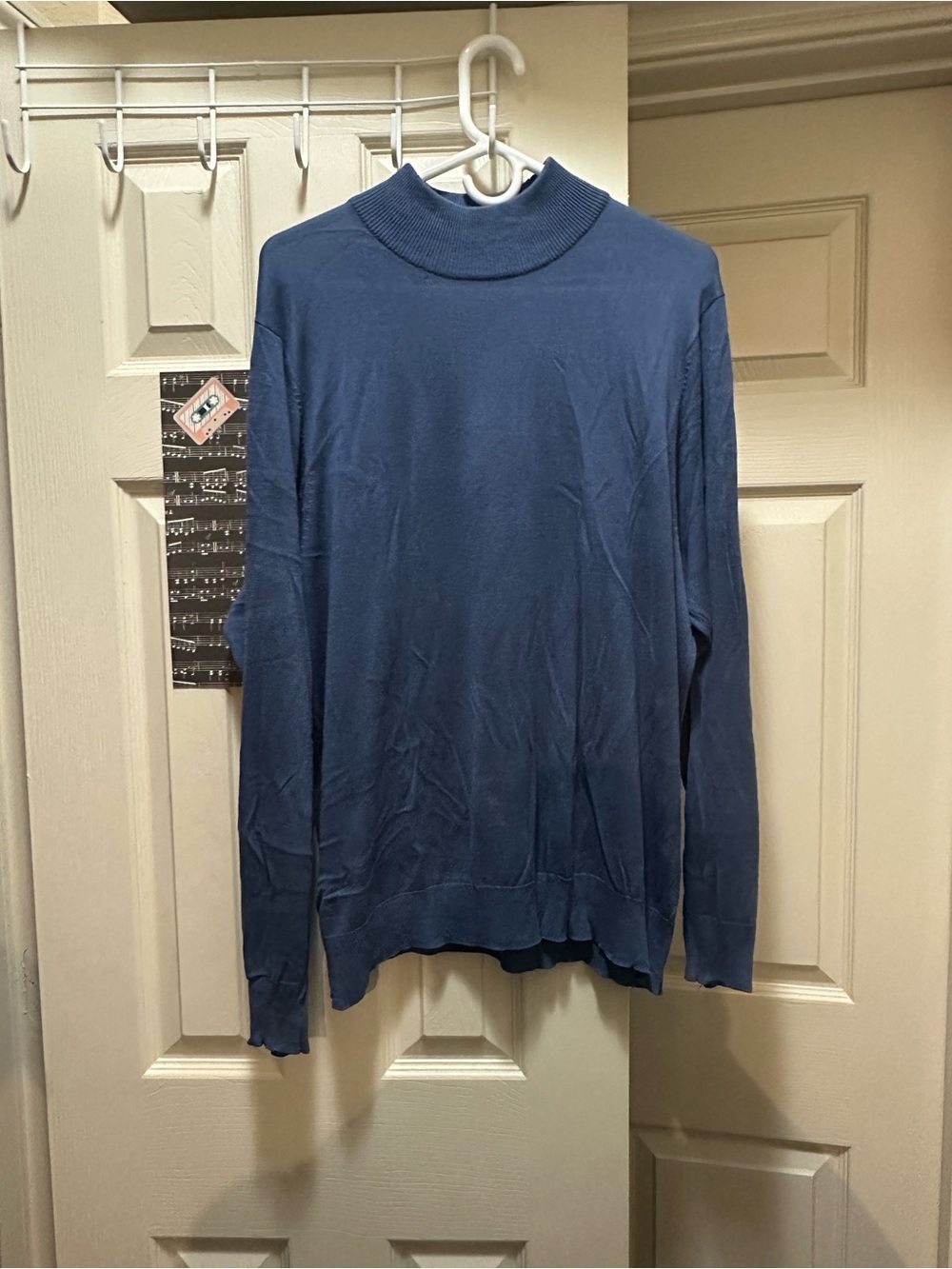 Men’s Medium Jos A Bank 100 percent Silk Blue Mock Neck Sweater